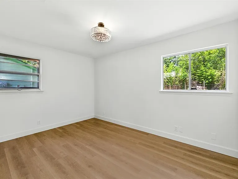 8520 Bradford Dr — Photo 20