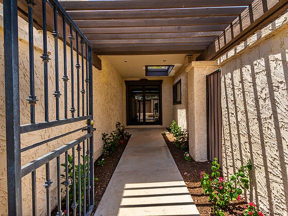 3rd image of 6121 E Vernon Ave #1