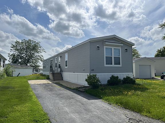 2nd image of 43 Swan Ln #43SWAN