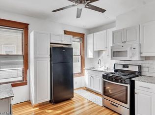 1 Saint James Pl #1, Albany, NY 12209