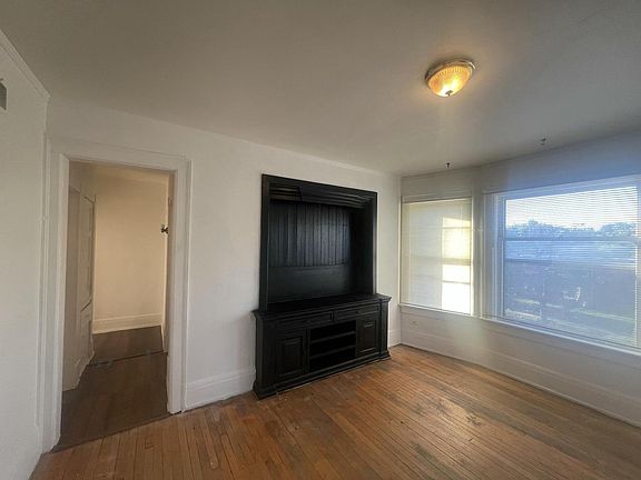 5th image of 1253 N 34th STREET #1255
