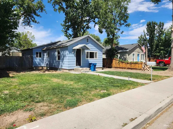 207 9th Ave N, Nampa, ID 83687