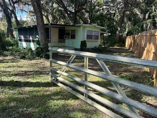 2378 County Road 412, Lake Panasoffkee, FL 33538