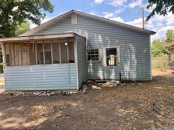 3rd image of 312 King Ave