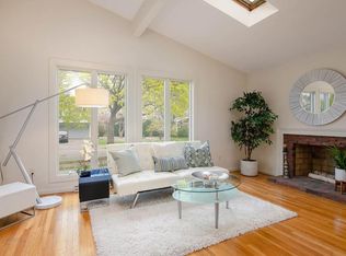 9 Summit View Dr, Swampscott, MA 01907