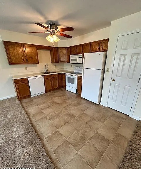 75 Rockey Ln #4 — Photo 4