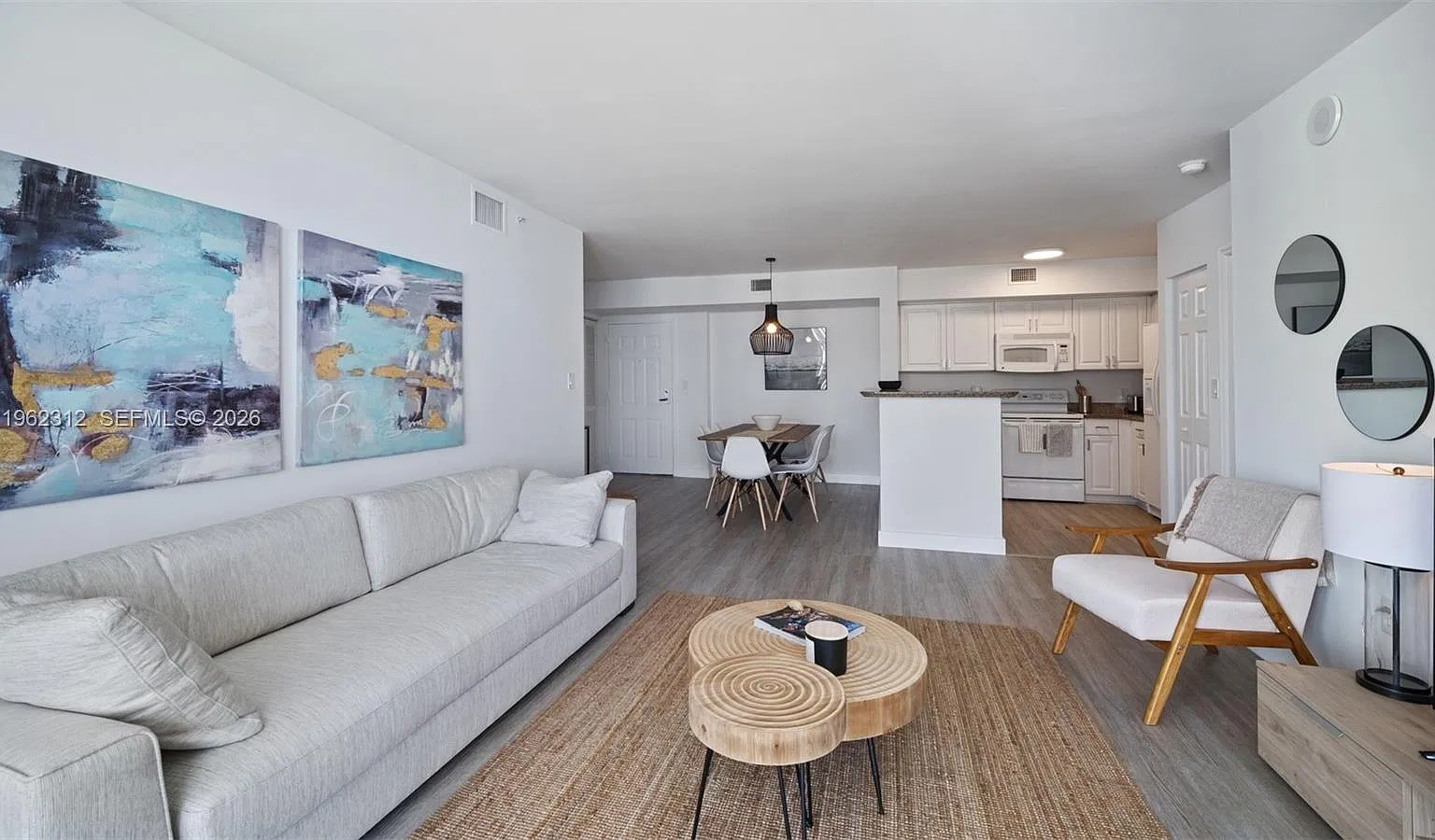 2 bed, 1140 sqft, $4,500 — Photo 2