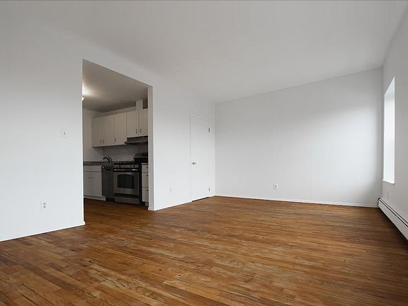 5th image of 1012 Kelly St APT 5A