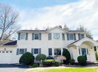 41 Argyle Rd, Albertson, NY 11507
