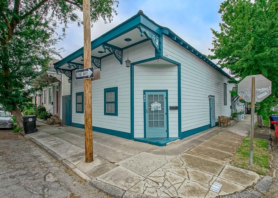 1st image of 212 Alix St