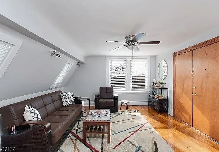 35 Hazelwood Rd — Photo 2