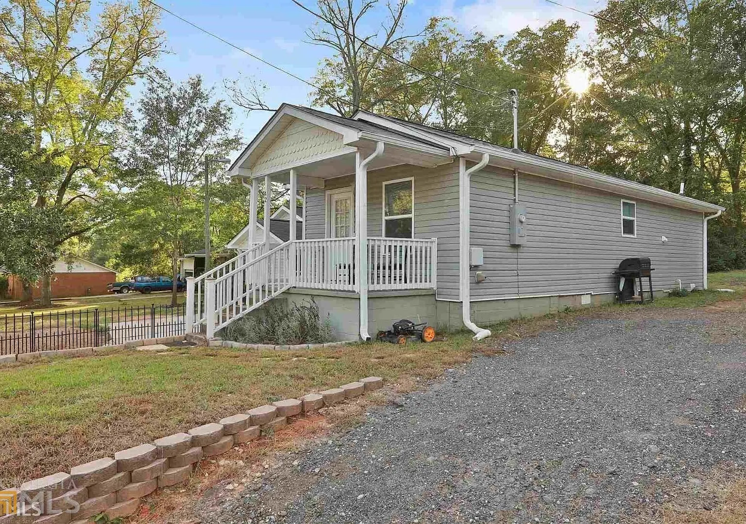 2 Bedroom 1 Bath Home in Downtown Newnan convenient to city parks — Photo 1