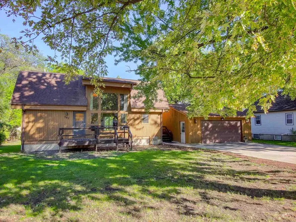 507 3rd St, Evansdale, IA 50707
