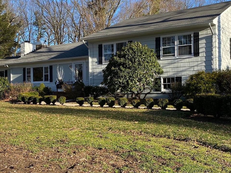 1st image of 6 Circle Dr