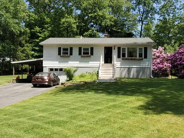 3 William Penn Court, Hyde Park, NY 12538