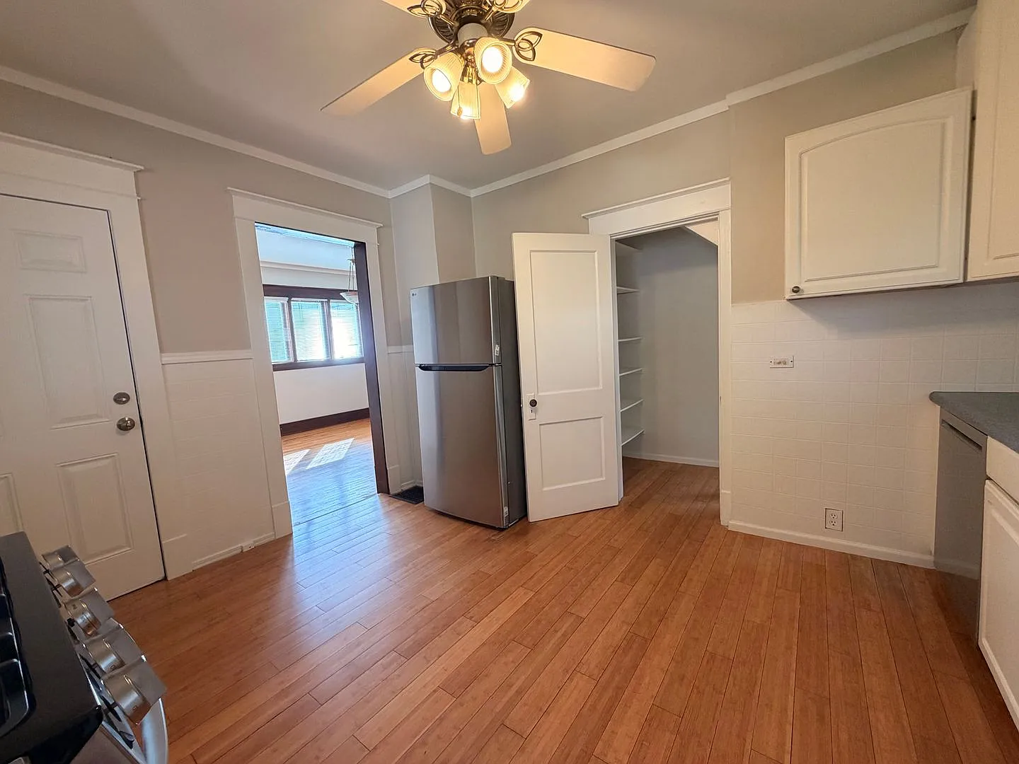 Large home close to GVSU and downtown — Photo 4