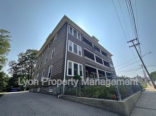 352 Manville Rd #2R, Woonsocket, RI 02895