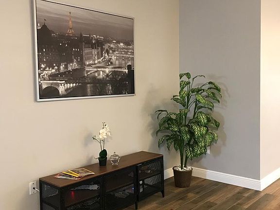 5th image of 2836 4th Ave S