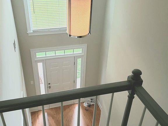 4th image of 200 Muirfield Way