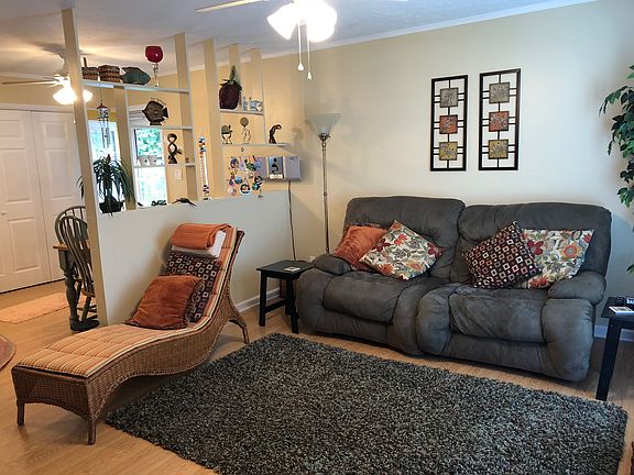 4th image of 209 Orchard Wood Dr