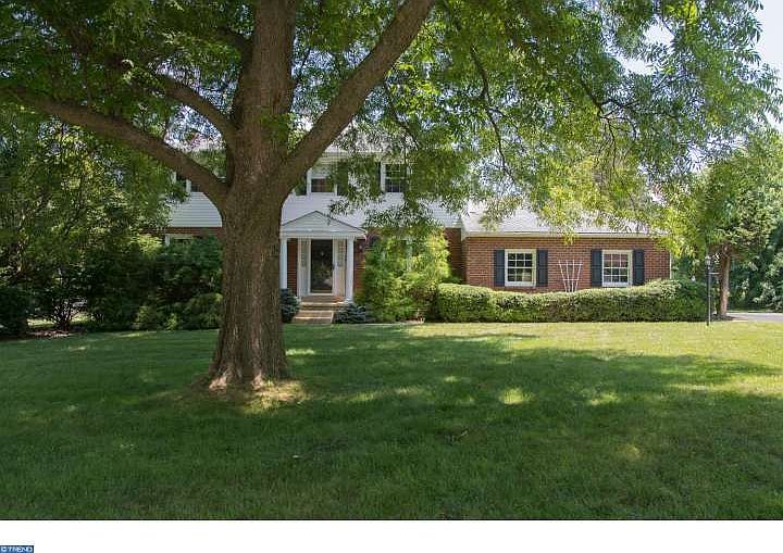 1st image of 9 Lantern Ln