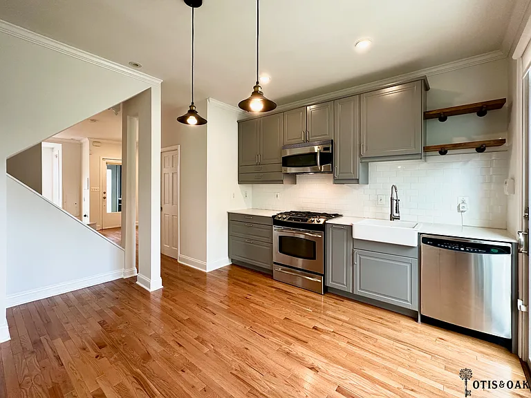 338 Elm St NW — Photo 5