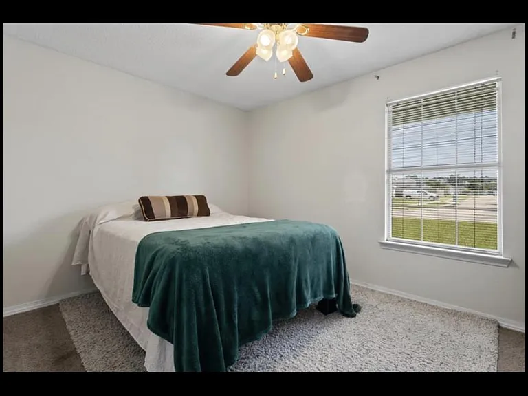 3905 Yosemite Dr — Photo 9