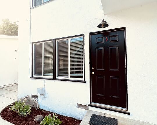 3rd image of 249 S Catalina Ave APT 3