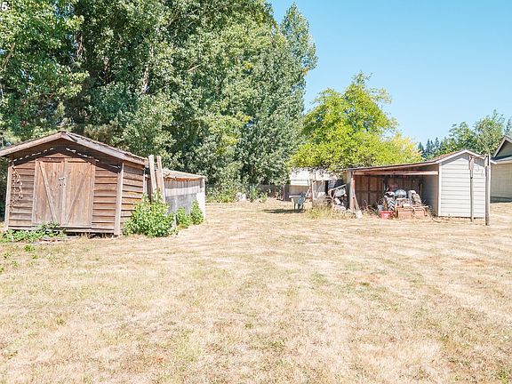 5th image of 2225 Molalla Rd NE