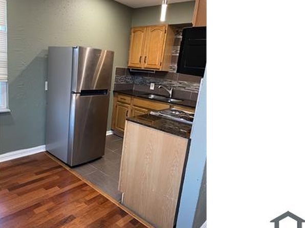 706 1/2 NE 25th St #706