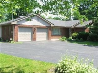 2846 Tibbetts Wick Rd, Hubbard, OH 44425