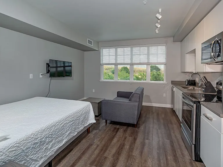 Marina Crossing Apartments — Photo 18
