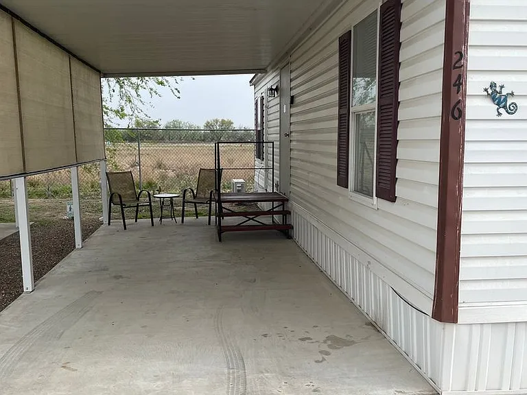 4770 N Mayberry Rd — Photo 3