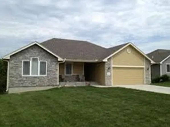 3716 Shadow Wood Ln, Manhattan, KS 66503