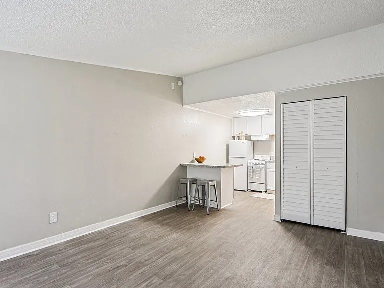 Summer Glen ~ Boutique Cottage Style Living Meets Hassle Free Leasing — Photo 10