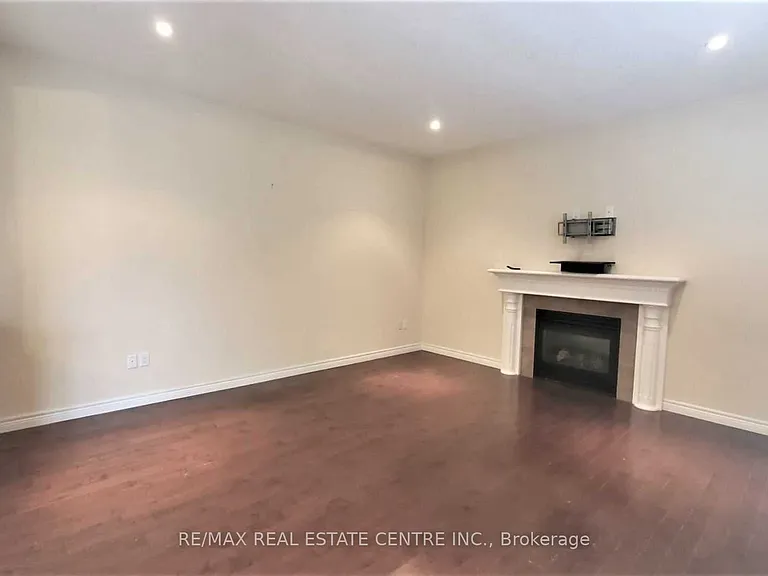 15 Sasha Ct — Photo 12