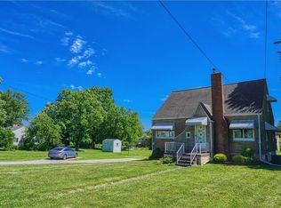 215 Highfield Rd, Butler, PA 16001