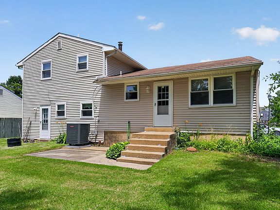 2nd image of 31 N Skyward Dr
