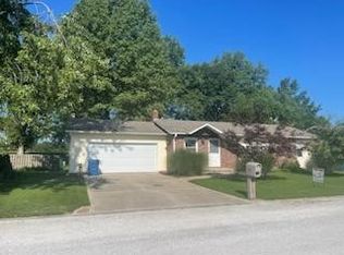 1717 Mary Ln, Olney, IL 62450