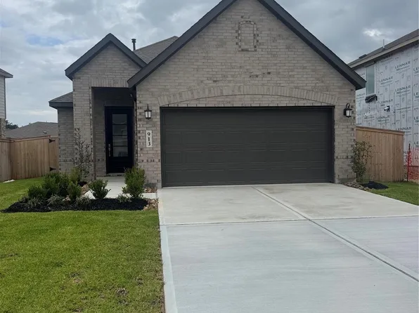913 Capracotta Dr, Huffman, TX 77336