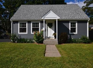 76 Winslow St, Riverside, RI 02915