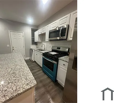 4 bed, $2,900 — Photo 2