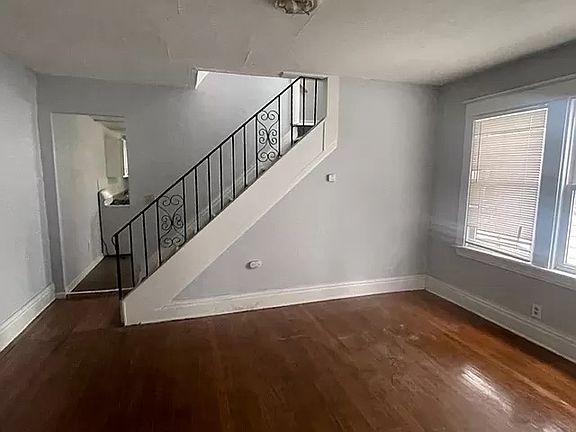 3rd image of 36-38 Canary St #36