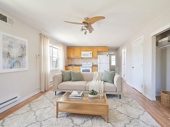 3rd image of 1554 Beverly Rd #1F