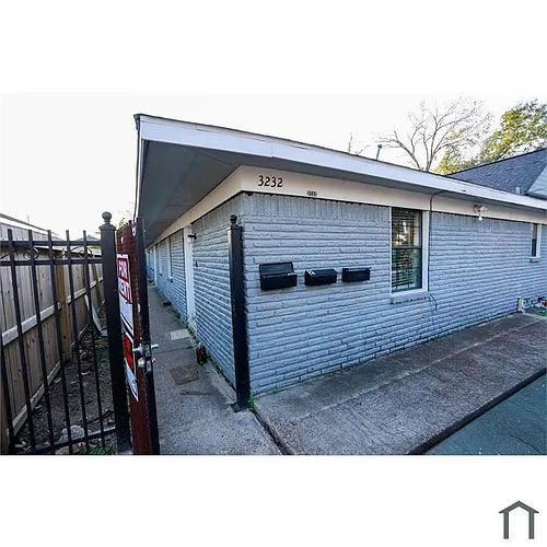 3232 Berry St Photo 1