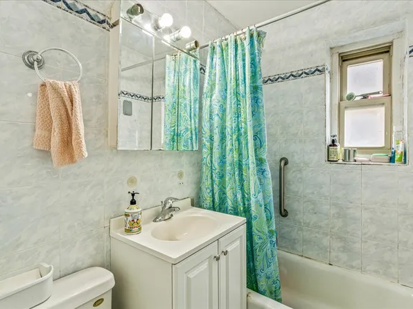 144-55 Melbourne Avenue image 14 of 20