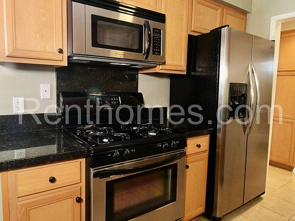 3rd image of 3932 9th Ave Unit 13