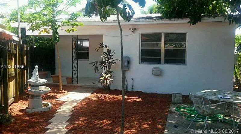 2nd image of 2728 Washington St #0