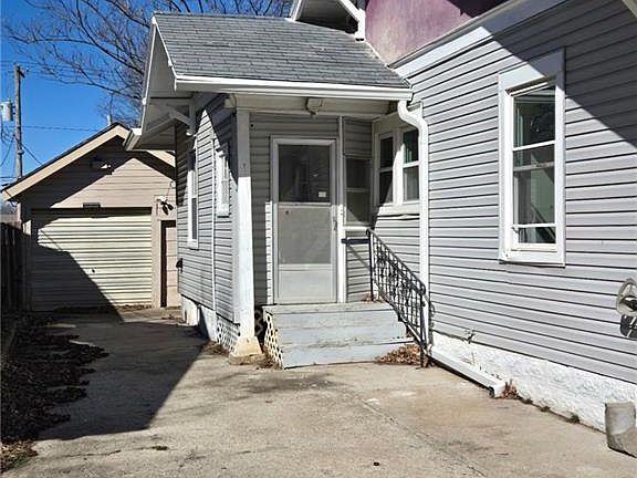3rd image of 1036 Brown Ave