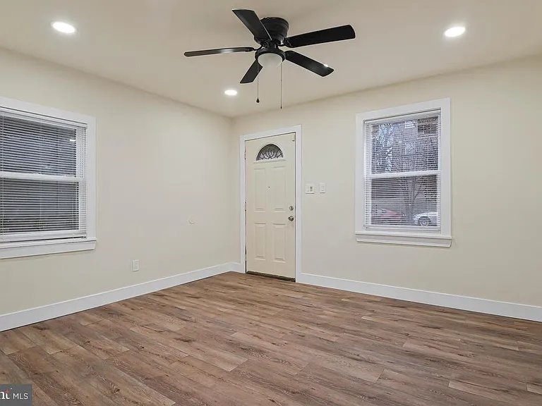 3427 B St SE #1 — Photo 4